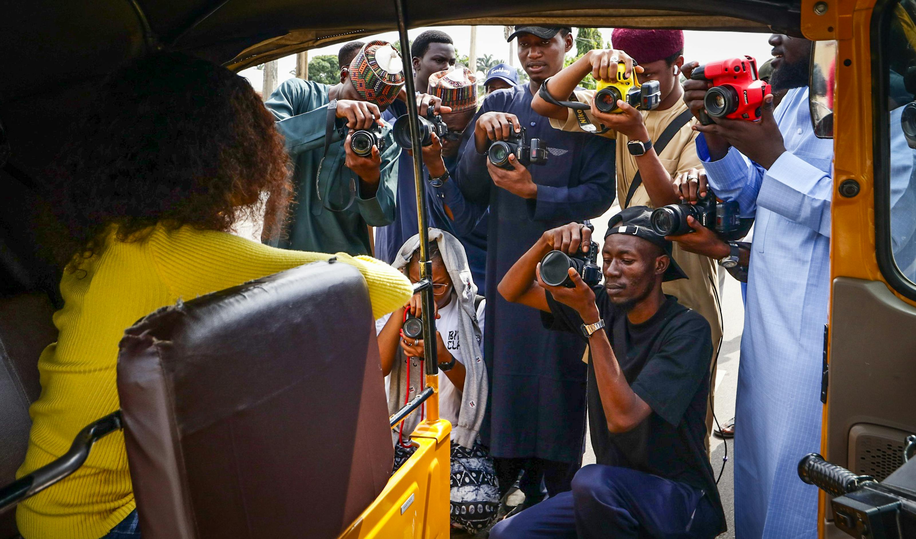 Freelance vs Agency Web Designer in Uganda: Pros & Cons